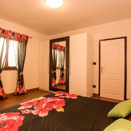 רוביני Holiday House Alex מראה חיצוני תמונה