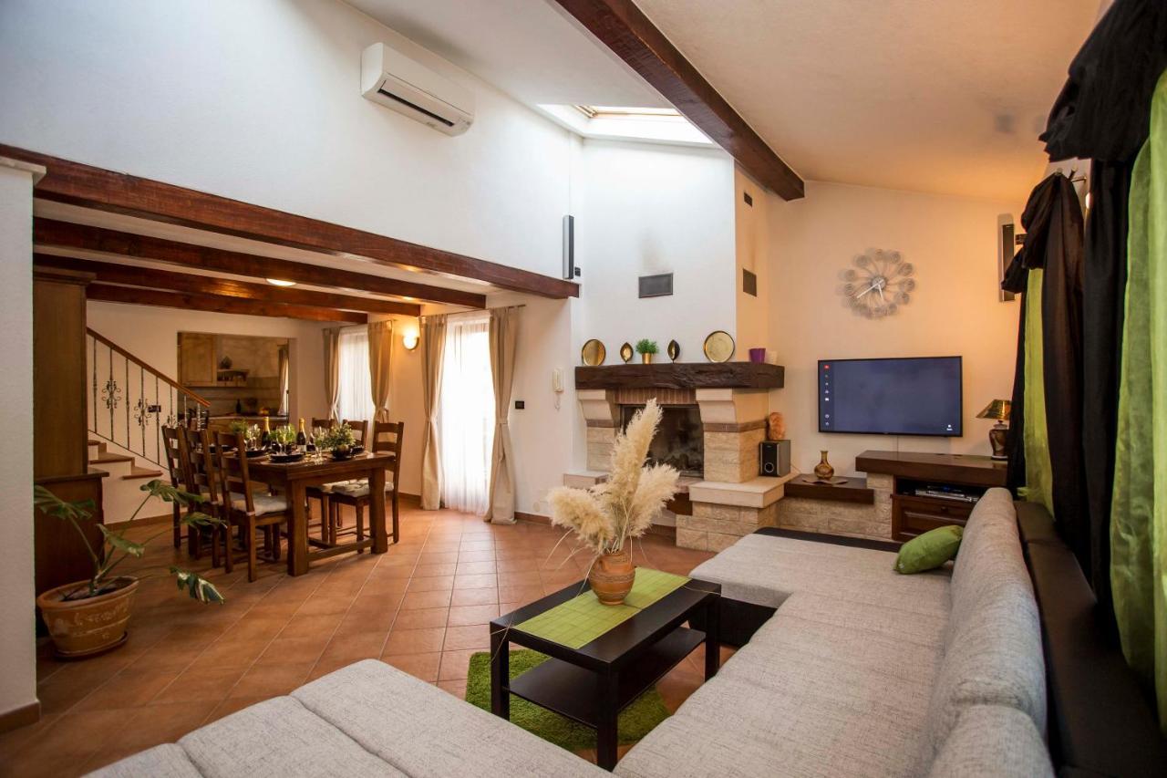 רוביני Holiday House Alex מראה חיצוני תמונה