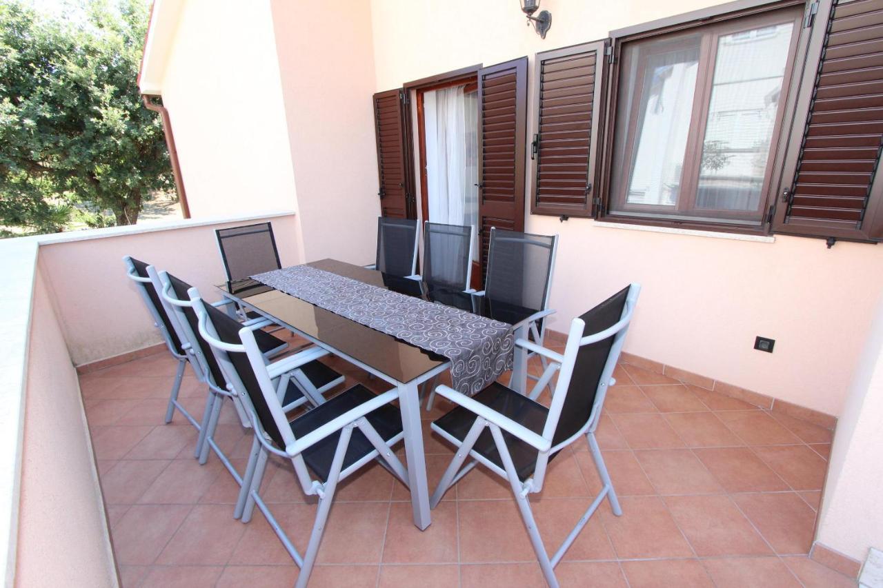 רוביני Holiday House Alex מראה חיצוני תמונה