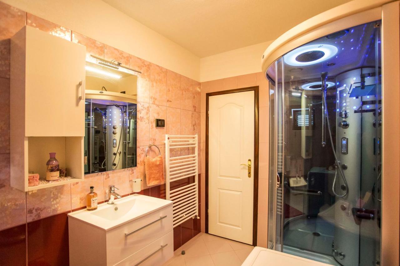 רוביני Holiday House Alex מראה חיצוני תמונה